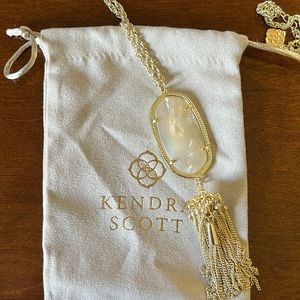 Kendra Scott pendant necklace